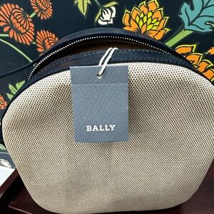 Bally Linen & Calf Leather Crossbody | Leather Lined | Made in Italy | 1990s